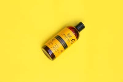 Beneficios del champú sin sulfatos: limpieza suave y protección capilar
