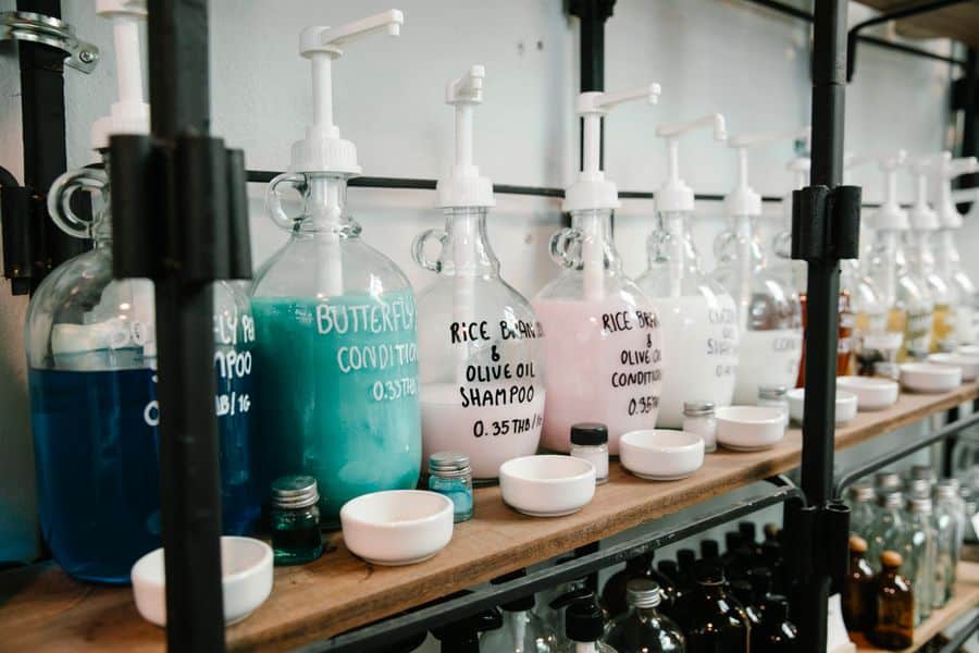 Dispensadores de shampoo multicolor