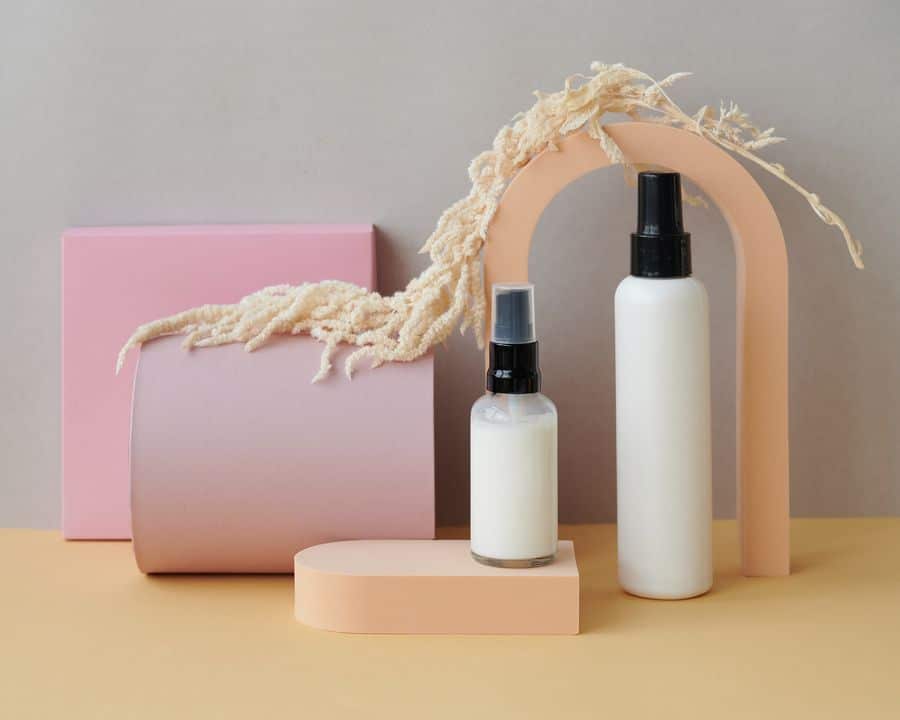 Frascos de perfume ordenados por densidad