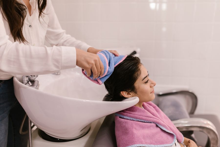 Lavado frecuente para cabello graso