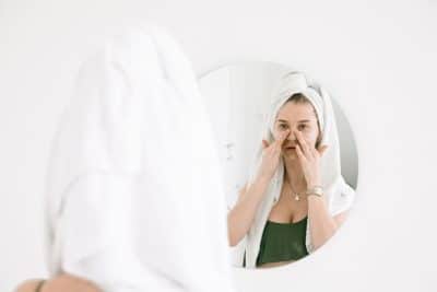 El mapa del rostro radiante: Guía paso a paso para estructurar tu ritual de cuidado facial diario